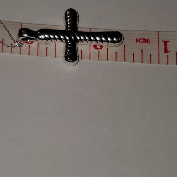 STERLING SILVER CROSS PENDANT W/18" CHAIN - Picture 5 of 6